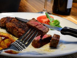BEITRÄGE Grillbrandeisen: personalisiere dein Steak!